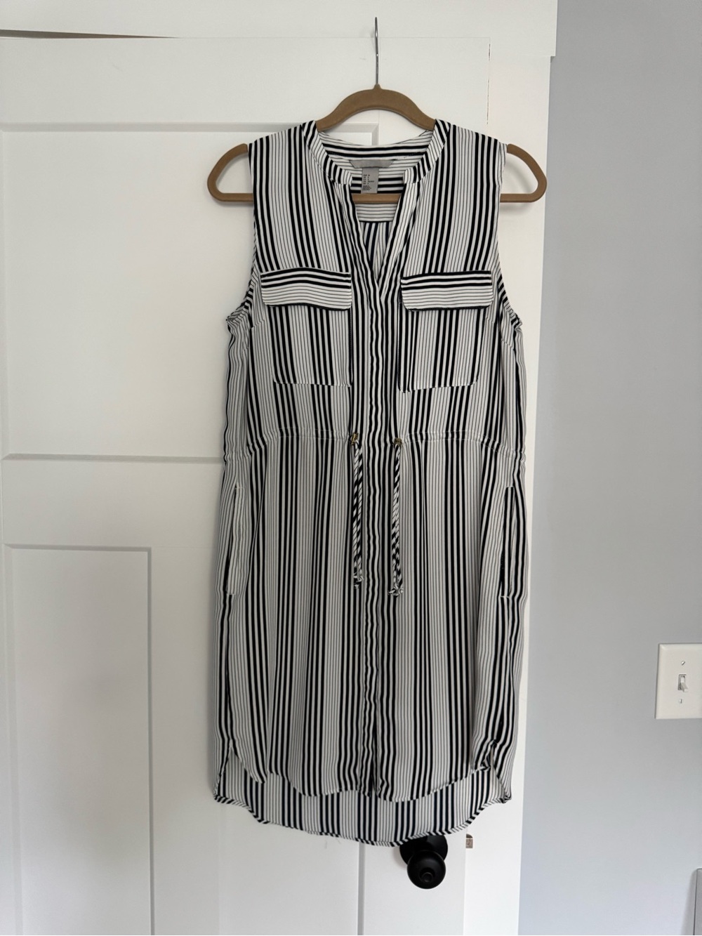 H&M Navy and White Sleeveless Striped Shirt Dress with Pockets